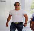 ;; clk *vine din bucatarie cu dulciuri* Mi-e lene sa fac de mancare, mai