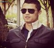 ;; *inchide geamurile; ia niste sticle de bautura si le pune pe masa* Ce faci?...#Tyler