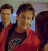✿ - *ii face cu ochiul* I`m Khan, Ali Khan, Saif Ali Khan. Tu esti?*ii pupa mana*:>:> ;;) #elena