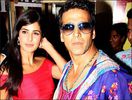 akshay-katrina_tees-maar-khan