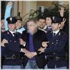 █ ▄→ -totul ia o întorsătură ciudată şi sunt prinşi cu toţii şi arestaţi, nu vor mai ieşi -cl-