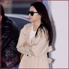 Y|-[intră cu KK] Helău maknae. :* [se aşează pe fotoliu] (:|