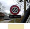 Chez les Gay=Acasa la Baieti(localitatea)