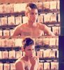 ɳҽყɱαɾ | *o lasa jos* neynaconda? *rade* =))))) + nu suntem un cuplu mey ;w. #ely