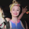 ➹❛ЯΛÐłØΛϾTłVƐ❜☂ *ajunge lângă mașină și o vede, chicotește și merge încet CL