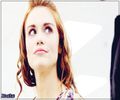 *se uita la fane idem poza*si incepe sa se rupa pe manele :)))) clk