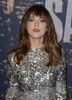 dakota-johnson-2015-snl-celebration-in-new-york-city-09-320x440