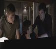 Ezra : Camelia ! Camelia vrea. ; Toby : Cine?