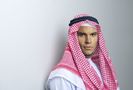 ;; *se da jos de pe camila, se duce la ea la terasa si-i vorbeste in araba* =)))))))))))).