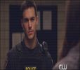 #isi aranjeaza camasa roz si merge incet langa el. tot io snt mai s;;exy-chris