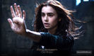 The Mortal Instruments city of bones (19)