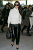 092915-selena-gomez-airport-lead