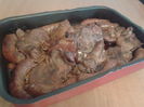 Cârnați si friptura de porc in vin si bulion