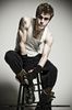 1,80 m: Paul Wesley