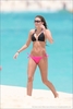 miley_cyrus_pink_bikini_picture_151