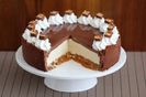 tort-de-inghetata-snickers