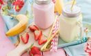 smoothie-cu-banane-curmale-si-capsune-614x346