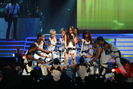 miley-cyrus-wonder-world-tour1