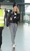 margot-robbie-at-heathrow-airport-in-london-01-11-2016_4