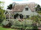 Fig-Tree-Cottage-picket-fence-512x384