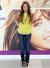 miley-cyrus_COM-hannahmontanamovie-press-madrid-2009apr20-b029