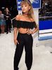 ariana-grande-mtv-vmas-red-carpet-arrivals-2016-1472430191-view-0