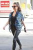 hailee-steinfeld-meets-her-fans-as-she-leaves-her-hotel-in-nyc-05-03-2017-3