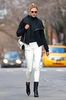 Karlie-Kloss-New-York-2017-02-17_L05qYjAzOTItT2tzMnZaWEptWEJCYXRoZnRGVT0vMHgwOjU0MHg4MTAvNjQweDAvNzE