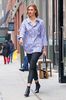 karlie-kloss-showing-off-her-trendy-style-nyc-4-20-2017-1