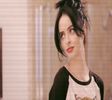 — ocupau trecerea. Mă lovesc accidental de un tip și cu zâmbetul pe buze îi șoptesc un
