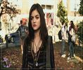 ┇» (se plimbă pe stradă, se uită în vitrinele magazinelor şi la maşinile ce treceau pe lângă -