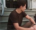 ┇» Păi.. să o luăm aşa.. (se uită la ea) Tu ascunzi de Spencer că noi -