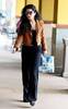 vanessa-hudgens_net-atdrycleanshop-15jan10-005
