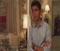 ┇» (se uită la ea, râde scurt) Nu e chiar aşa. :)) Este o cameră aici ce îmi -