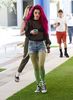 bella-thorne-shows-neon-pink-hairdo-out-in-hollywood-06-14-2017_4
