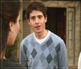 ┇» N-ai pentru ce, măcar dacă am ajutat :)) .. (termină se băut din pahar, apoi face câțiva -