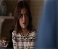 ┇» (se uită uimită la el, dă să spună ceva, dar se opreşte şi înghite în sec. Îşi încrucişează -