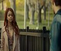 — Mă încrunt amuzată. ❞Dacă florile mele au pățit ceva jur pe toți sfinții că o să o pățești