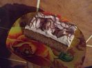 Prăjitură însiropată cu finetti și cremă de fructe de pădure