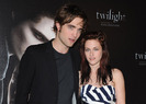 kristen-stewart-rob-pattinson-paris