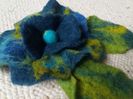 floare mare brosa