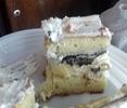 Tort cu frișcă și biscuiți oreo (felie)
