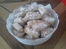 Cornulețe fragede și sfărâmicioase cu gem de gutui