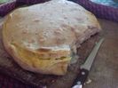 Pâine umplută cu brânză sărată, la cuptor