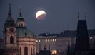 Eclipsa totala de luna in Leu, Praga