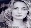 》*îi simte parfumul și-și dă ochii peste cap, apoi vede ușa biroului lui Cate cum se închide, +