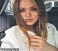 》*din camera ei, îi trimite pe whatsapp un selfie nu-de și râde, își lasă telefonul pe pat și