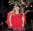 — Las brățările lângă mine pe canapea, încă uitându-mă în jur, întrebându-mă dacă cumva