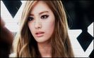 — [intră în biroul lui Nam Gil]  ❝Îmi vine să o strâng de gât! But I have to keep my cool!❞
