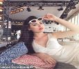 - *își încolăcește bine picioarele in jurul taliei sale și chicoteste, il trage ușor cu dintii